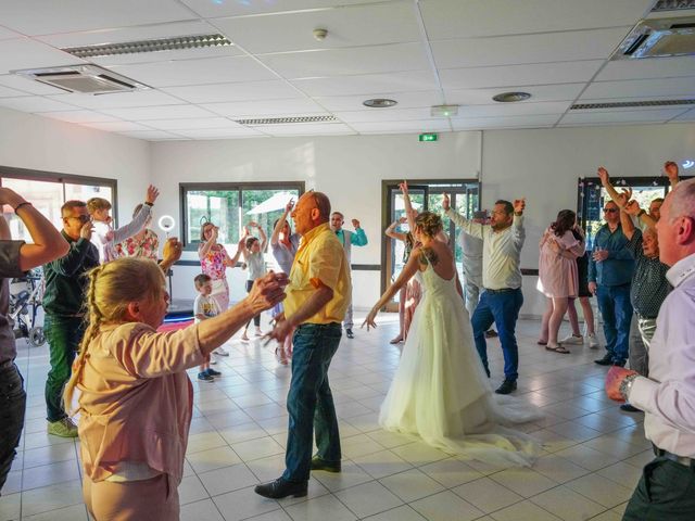 Le mariage de Guenola et Christophe à Lacoste, Vaucluse 65