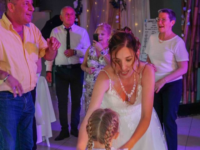 Le mariage de Guenola et Christophe à Lacoste, Vaucluse 68