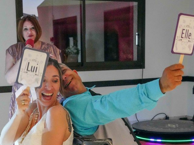Le mariage de Guenola et Christophe à Lacoste, Vaucluse 76