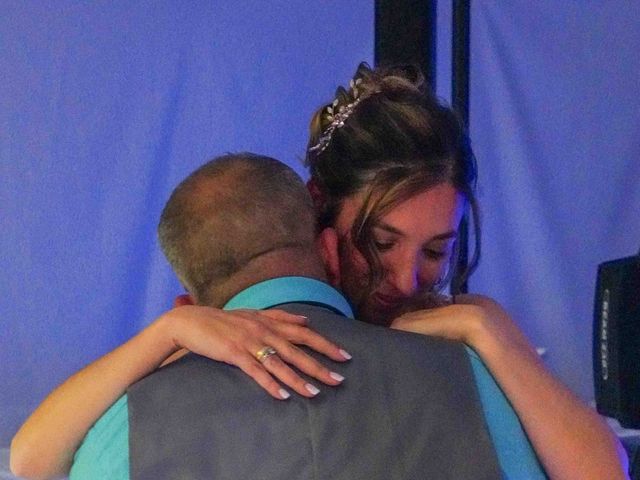 Le mariage de Guenola et Christophe à Lacoste, Vaucluse 84