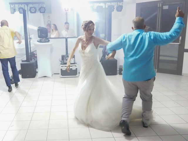 Le mariage de Guenola et Christophe à Lacoste, Vaucluse 89