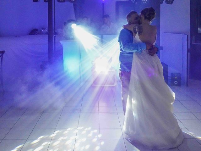 Le mariage de Guenola et Christophe à Lacoste, Vaucluse 90