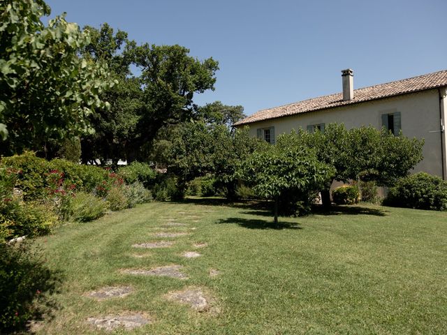 Le mariage de Obed et Laura à Grignan, Drôme 14