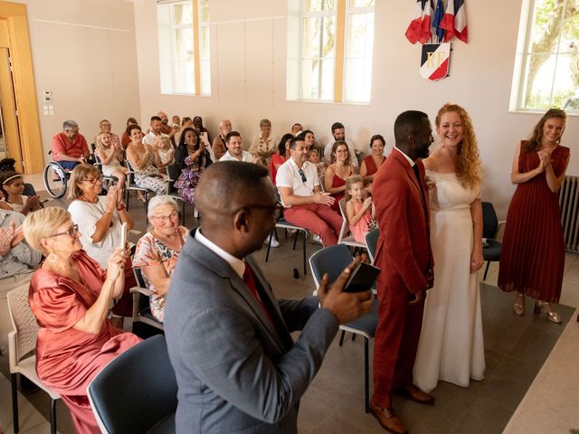 Le mariage de Obed et Laura à Grignan, Drôme 92