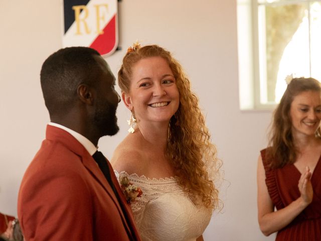 Le mariage de Obed et Laura à Grignan, Drôme 93