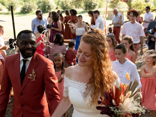 Le mariage de Obed et Laura à Grignan, Drôme 158