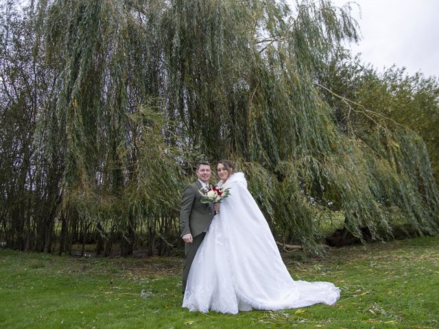 Le mariage de Mikaël et Laurinda à Saint-Denis-de-Méré, Calvados 14