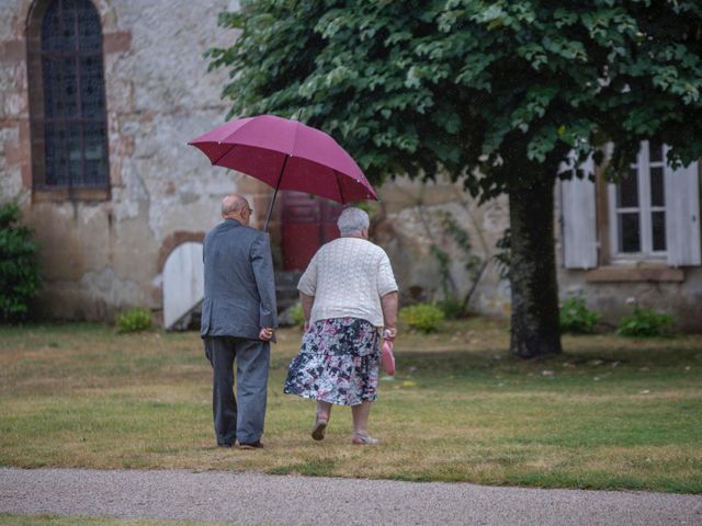 Le mariage de Adrien et Anne sophie à Moulins, Allier 9