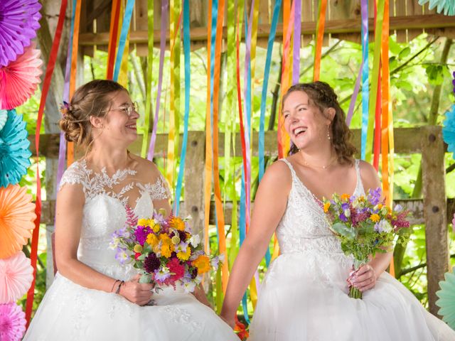 Le mariage de Pauline et Clémentine à Vitré, Ille et Vilaine 20