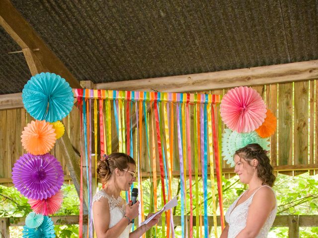 Le mariage de Pauline et Clémentine à Vitré, Ille et Vilaine 24