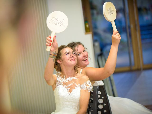 Le mariage de Pauline et Clémentine à Vitré, Ille et Vilaine 60