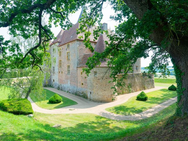 Le mariage de Jean-Hugues et Daria à Saint-Pourçain-sur-Besbre, Allier 1