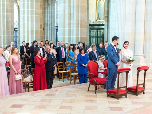 Le mariage de Jean-Hugues et Daria à Saint-Pourçain-sur-Besbre, Allier 14