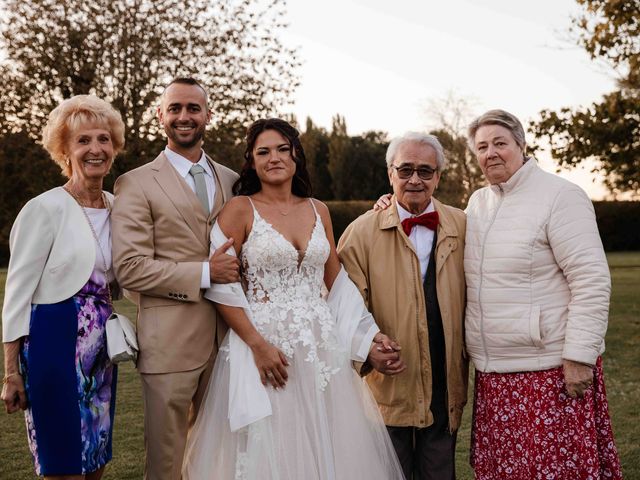 Le mariage de Loris et Sarah à Saint-Lubin-des-Joncherets, Eure-et-Loir 1