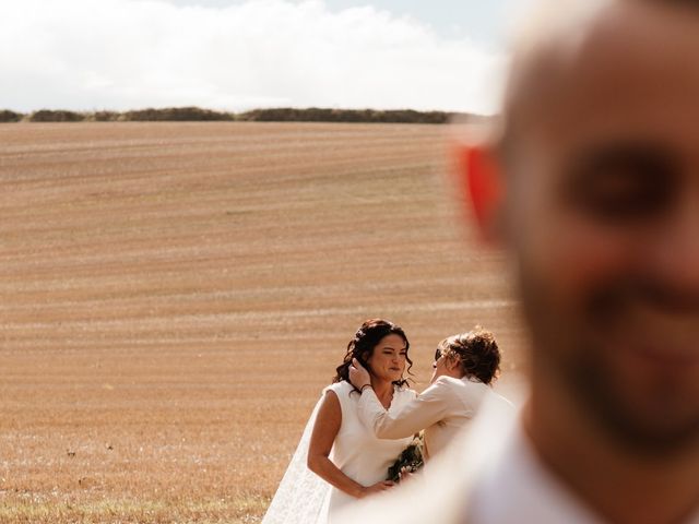 Le mariage de Loris et Sarah à Saint-Lubin-des-Joncherets, Eure-et-Loir 22