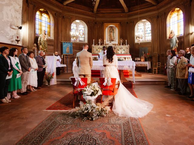 Le mariage de Loris et Sarah à Saint-Lubin-des-Joncherets, Eure-et-Loir 61