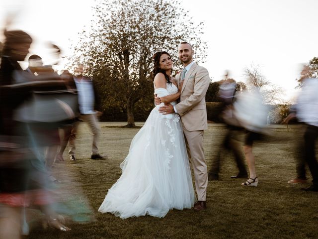 Le mariage de Loris et Sarah à Saint-Lubin-des-Joncherets, Eure-et-Loir 75