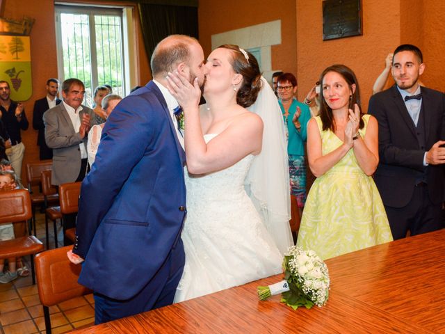 Le mariage de Yohann et Alison à Le Pian-Médoc, Gironde 10