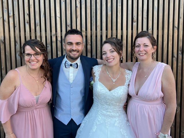 Le mariage de Célia et Florian  à Échiré, Deux-Sèvres 16