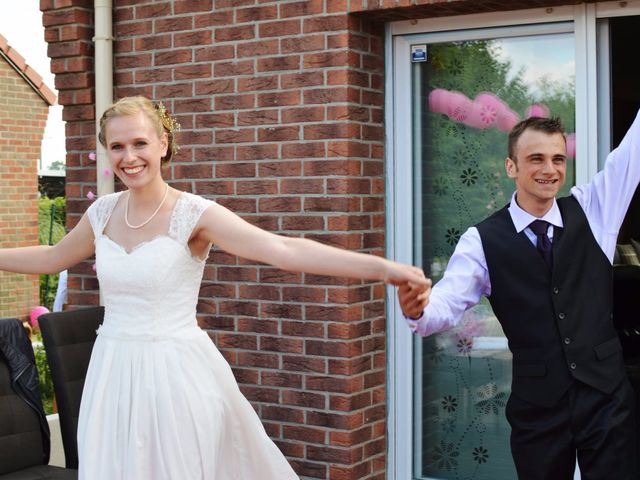 Le mariage de Arthur et Laura à Fontaine-au-Bois, Nord 35