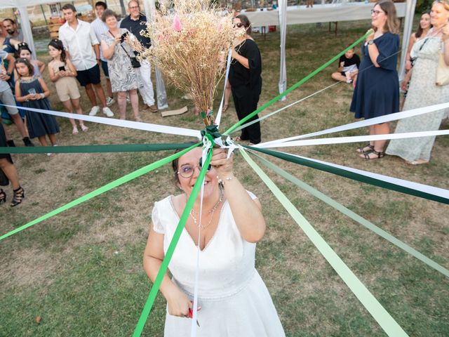 Le mariage de Julie  et Guilhem à Moularès, Tarn 23