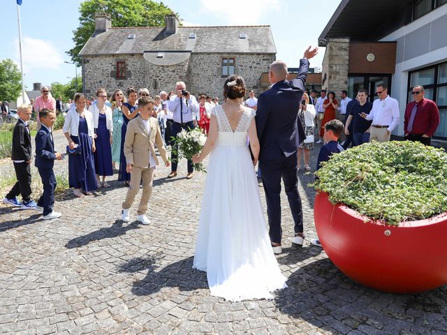 Le mariage de Mathieu et Laëtitia à Plounéventer, Finistère 8