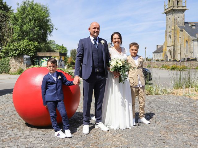Le mariage de Mathieu et Laëtitia à Plounéventer, Finistère 9