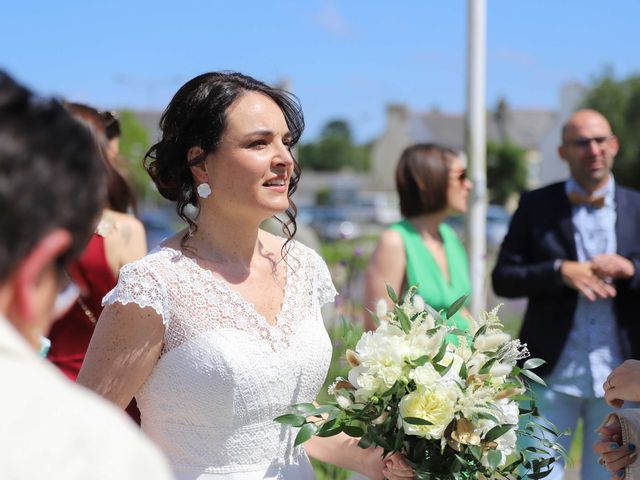 Le mariage de Mathieu et Laëtitia à Plounéventer, Finistère 13