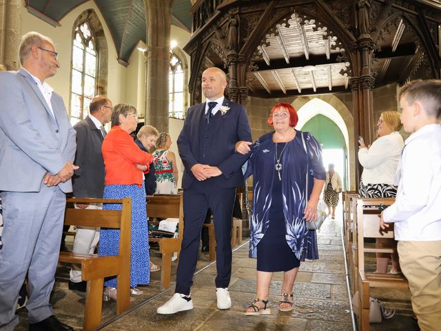 Le mariage de Mathieu et Laëtitia à Plounéventer, Finistère 23
