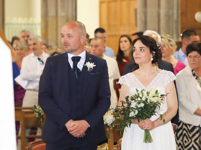 Le mariage de Mathieu et Laëtitia à Plounéventer, Finistère 31