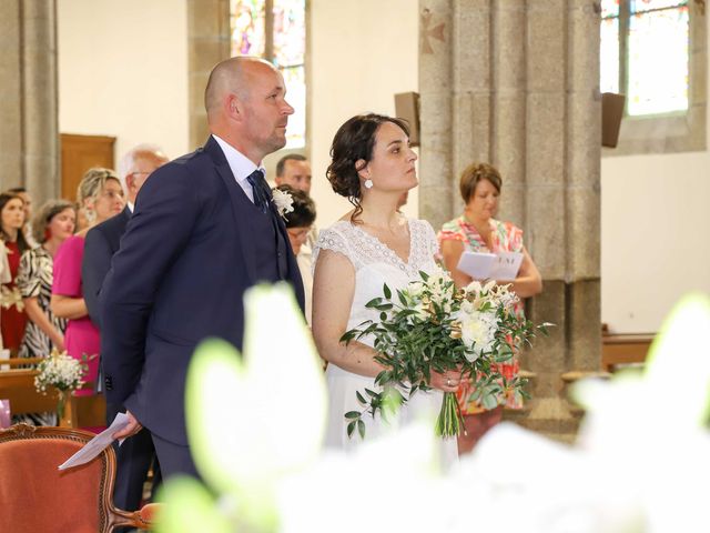 Le mariage de Mathieu et Laëtitia à Plounéventer, Finistère 32