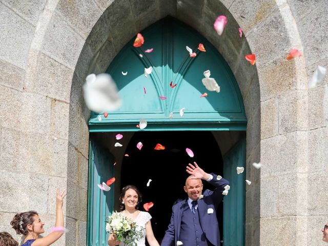 Le mariage de Mathieu et Laëtitia à Plounéventer, Finistère 44