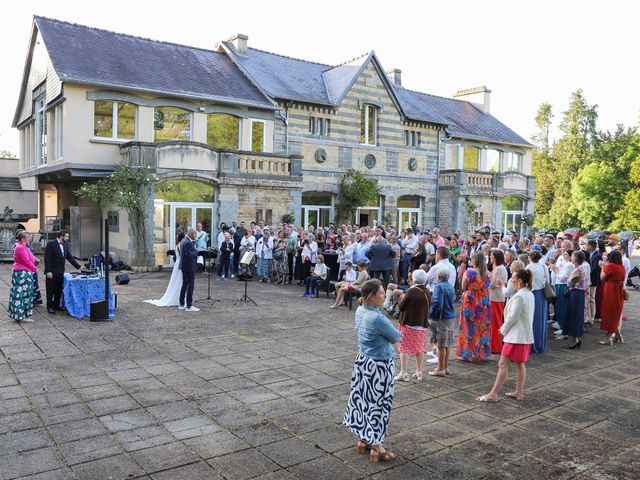 Le mariage de Mathieu et Laëtitia à Plounéventer, Finistère 64