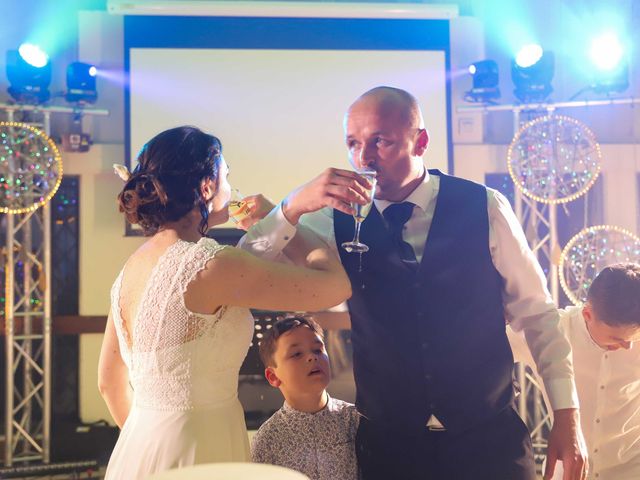 Le mariage de Mathieu et Laëtitia à Plounéventer, Finistère 80