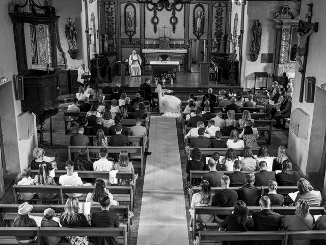 Le mariage de Claudie et Alexandre à Ploudaniel, Finistère 12