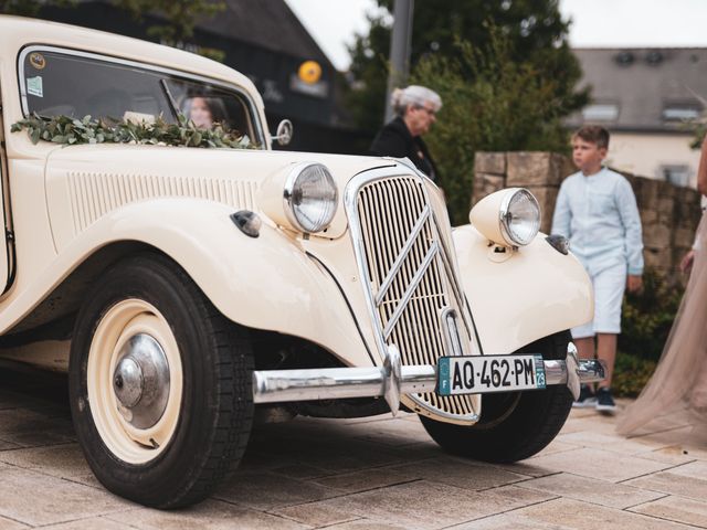 Le mariage de Claudie et Alexandre à Ploudaniel, Finistère 43