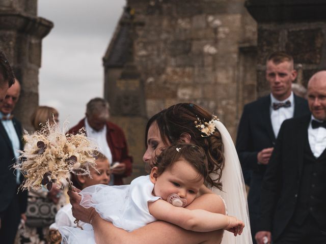 Le mariage de Claudie et Alexandre à Ploudaniel, Finistère 61