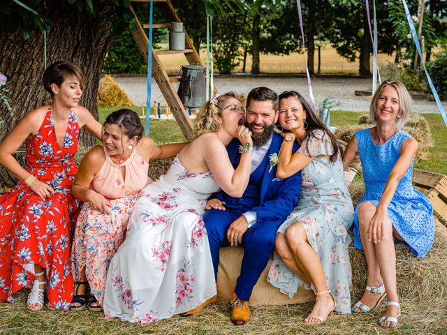 Le mariage de Pierre-Emmanuel et Sonia à Laval, Mayenne 84