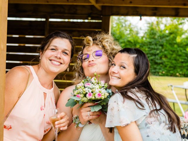 Le mariage de Pierre-Emmanuel et Sonia à Laval, Mayenne 103