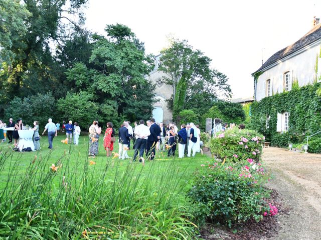 Le mariage de Florent et Laura à Lantignié, Rhône 21