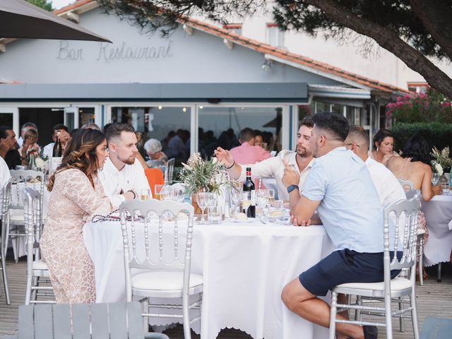 Le mariage de Yacine et Sophie à La Tremblade, Charente Maritime 28