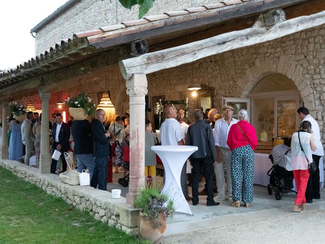 Le mariage de Alexandre et Céline à Grignan, Drôme 86