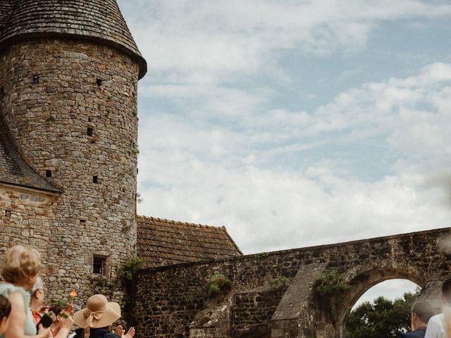 Le mariage de Léo et Louisa à Crosville-sur-Douve, Manche 63