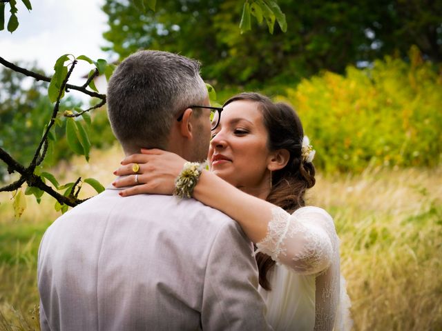 Le mariage de Raphaël et Elsa à Saint-Genis-Laval, Rhône 4