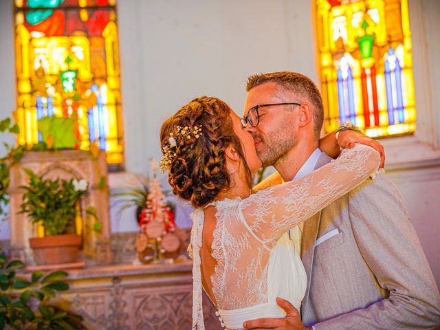 Le mariage de Raphaël et Elsa à Saint-Genis-Laval, Rhône 13