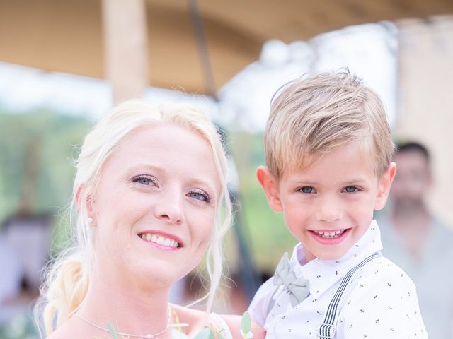 Le mariage de Damien et Daisy à Montbeugny, Allier 23