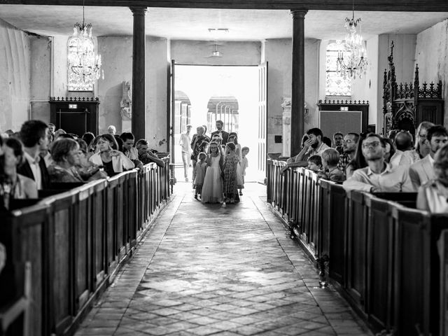 Le mariage de Loïc et Emmanuelle à Longny-au-Perche, Orne 3