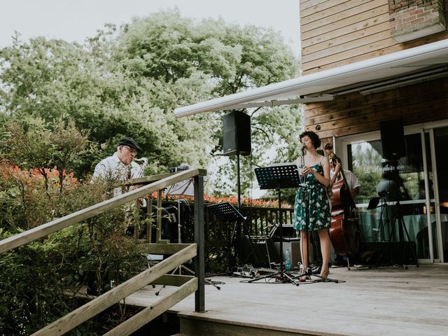 Le mariage de David et Justine à Roncq, Nord 18