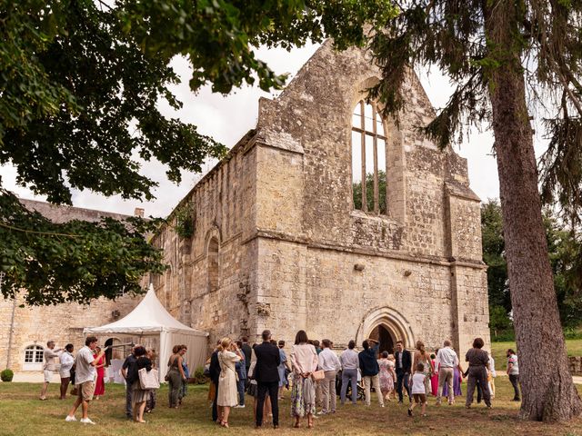 Le mariage de Tom et Lou à Béruges, Vienne 14