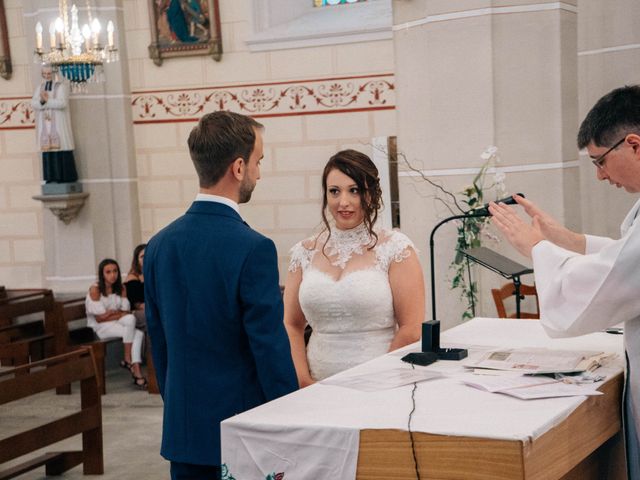 Le mariage de Pierre et Joanne à Saint-Marcel-de-Félines, Loire 39